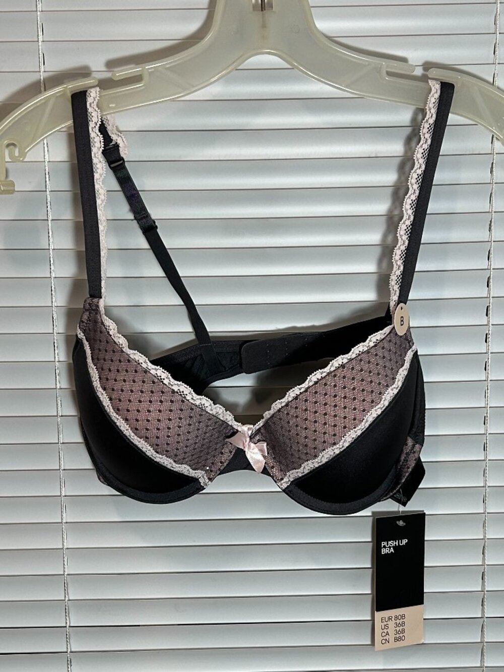 beautiful NWT H & M  push up bra. Dark pinkish red. Size 36B